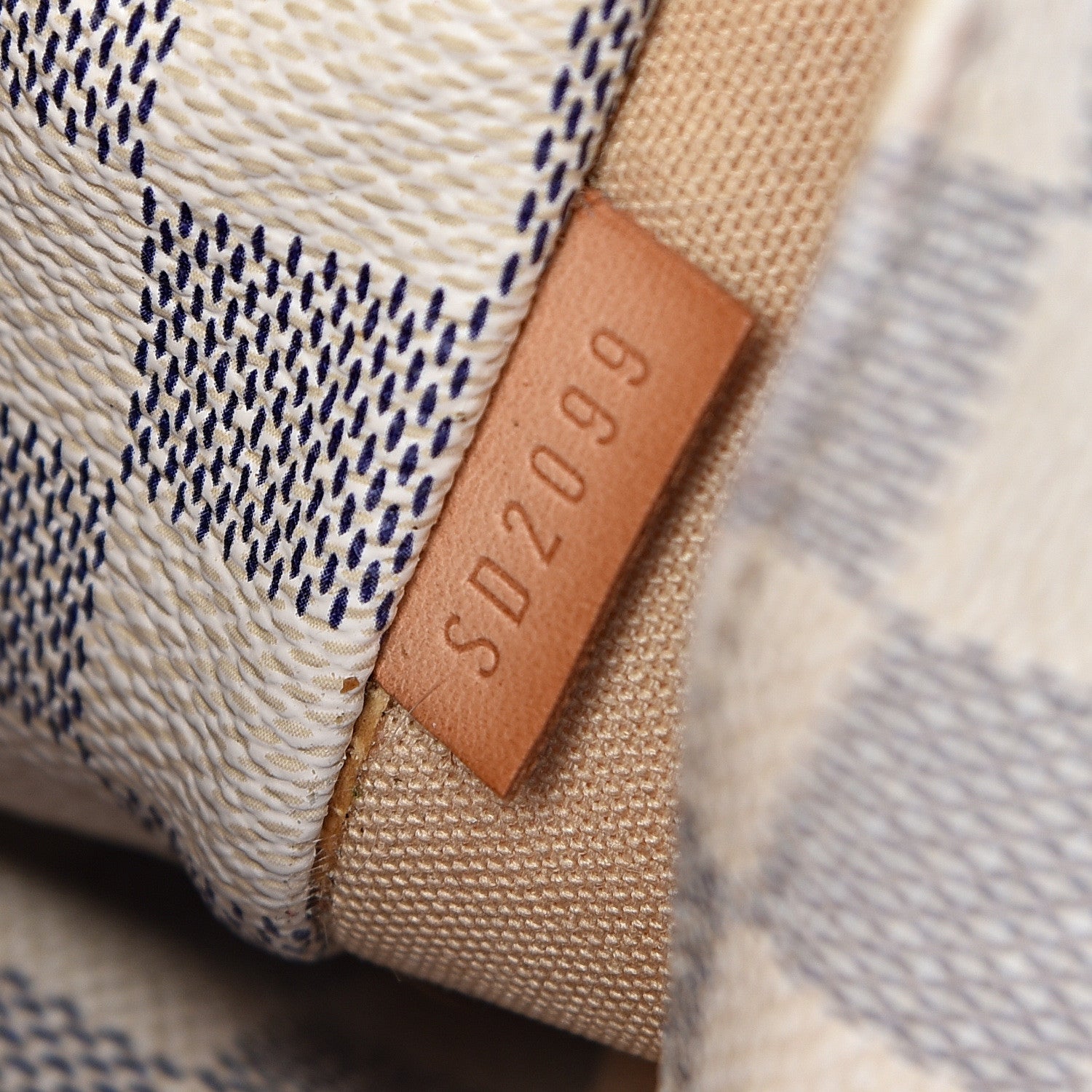 Louis Vuitton Damier Azur Totally MM 7 of 24