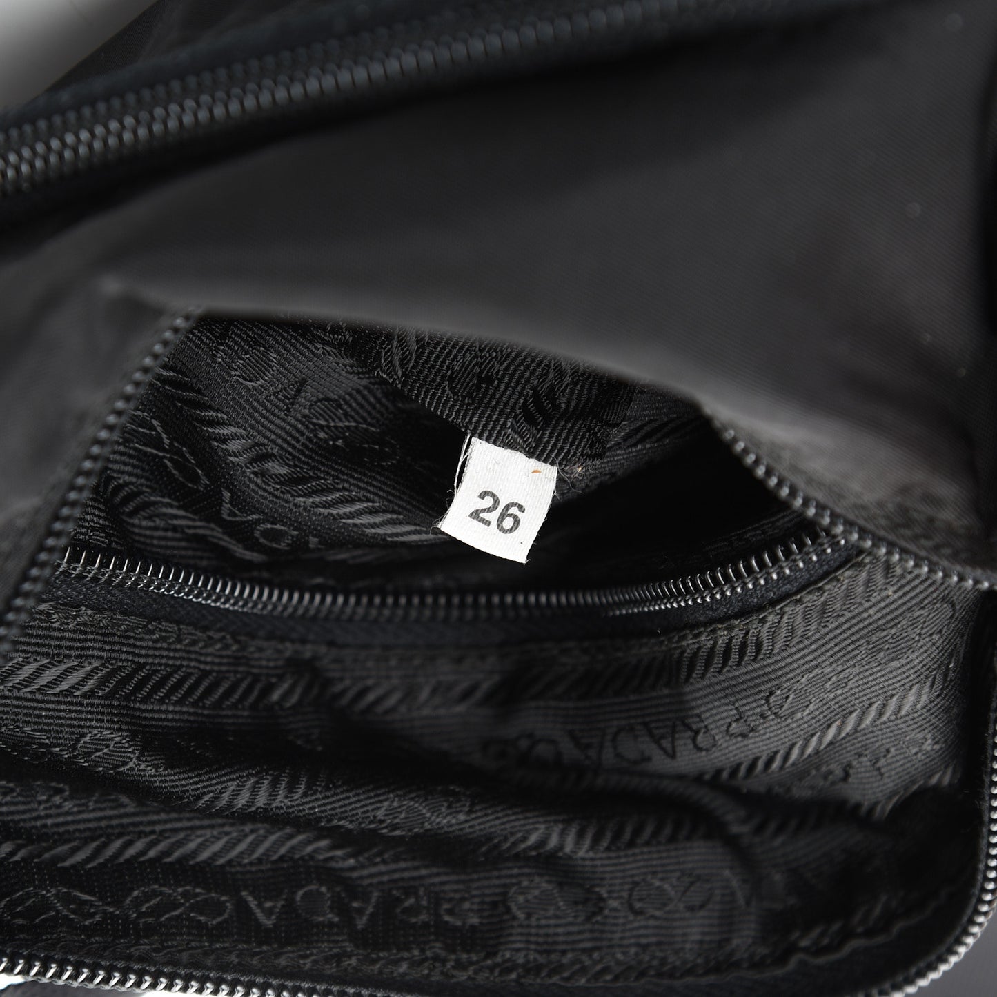 Nylon Vela Messenger Black
