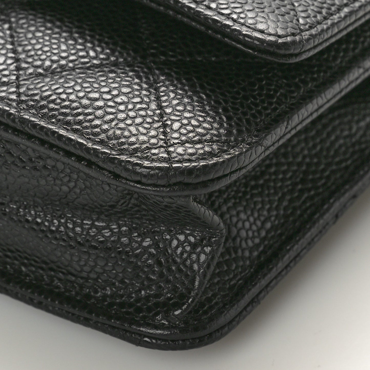 Caviar Quilted Wallet on Chain WOC Black