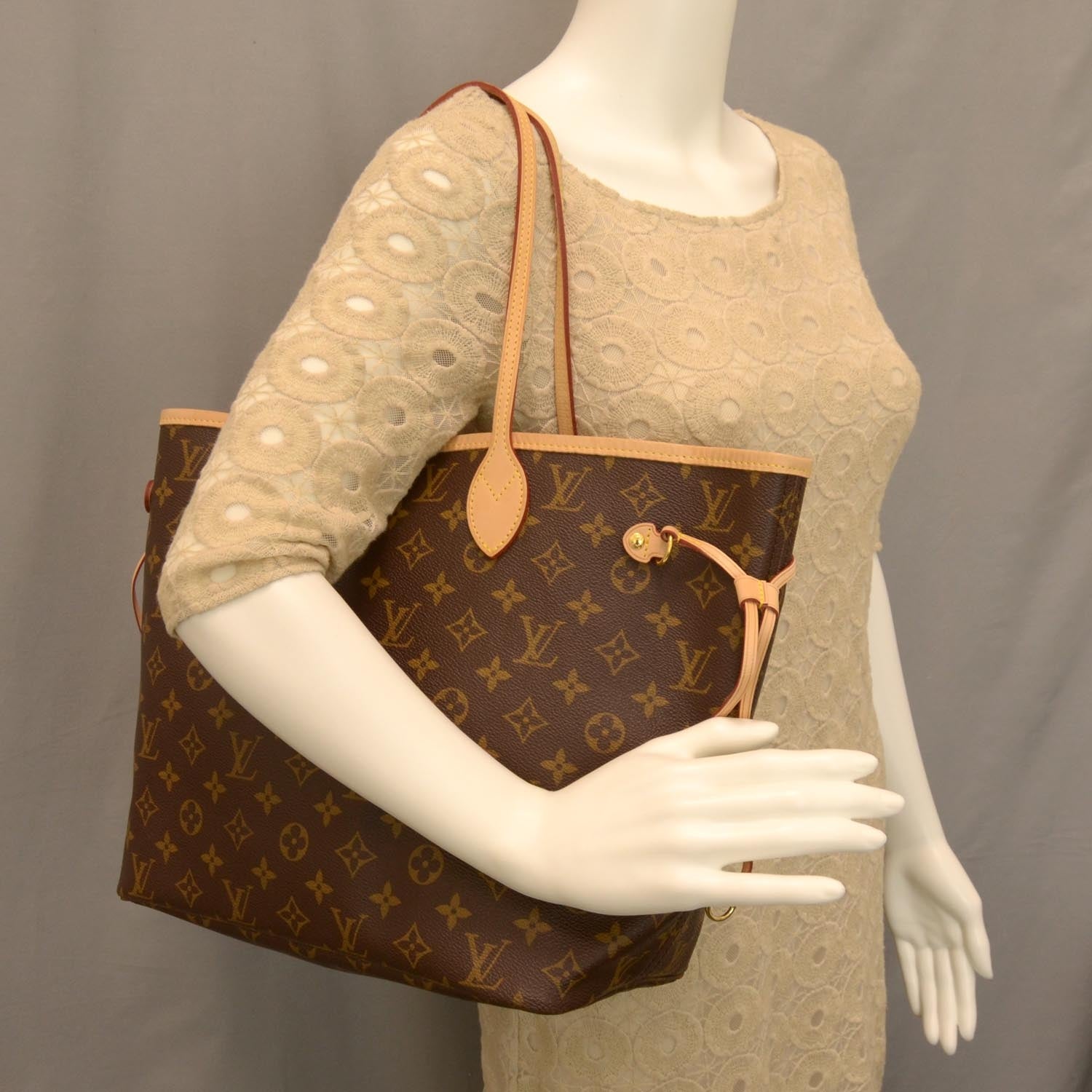 Louis Vuitton Monogram Neverfull MM 2 of 7