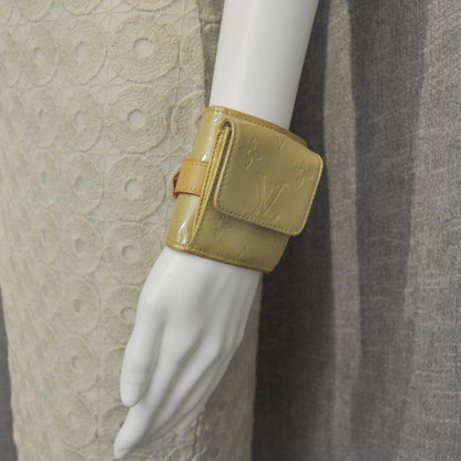 Louis Vuitton Vernis Lafayette Street Coin Purse Bracelet Beige 3 of 5