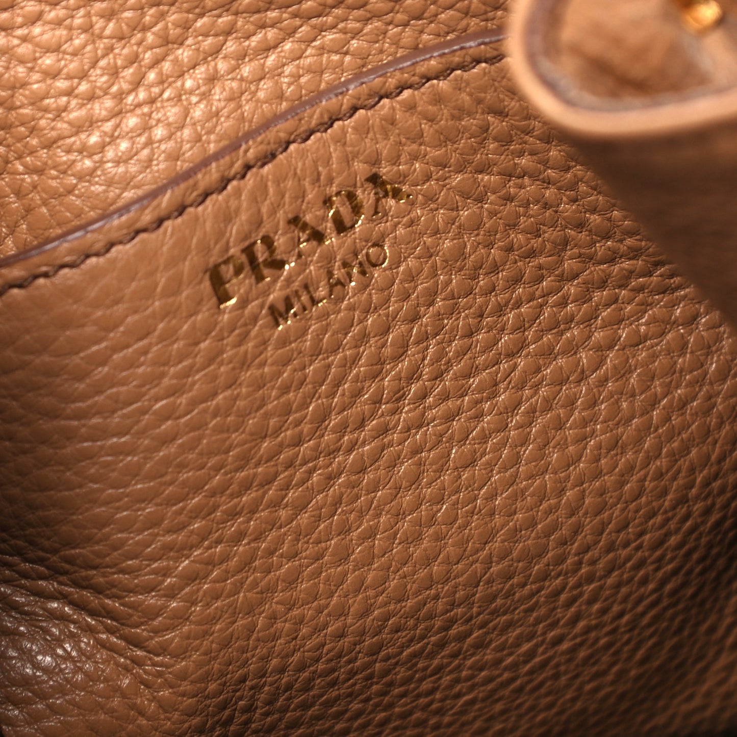 Vitello Daino Bucket Bag Cannella
