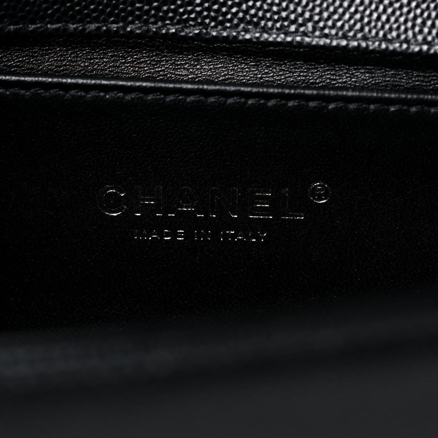 Caviar Quilted Medium Boy Flap Black