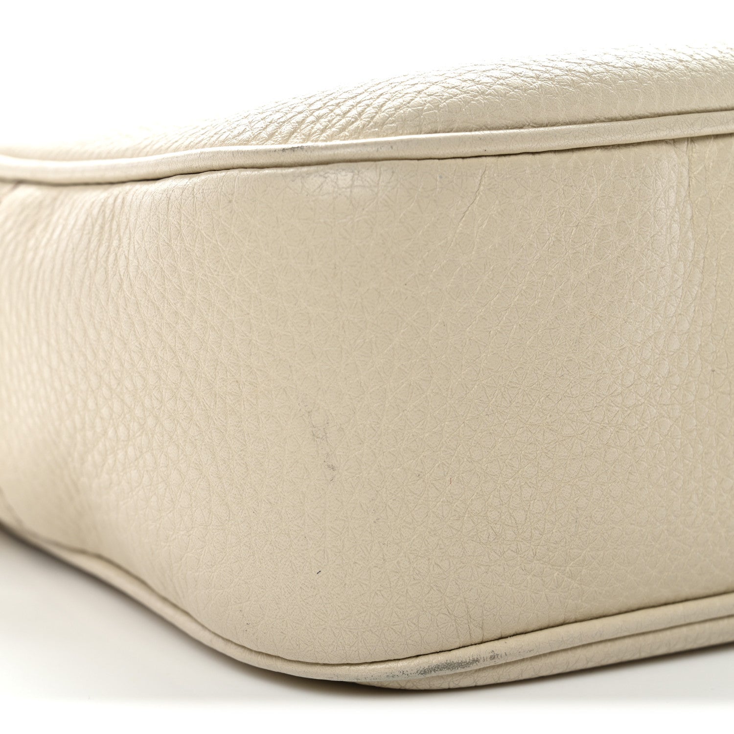 Gucci Pebbled Calfskin Small Soho Disco Bag Off White 24 of 40