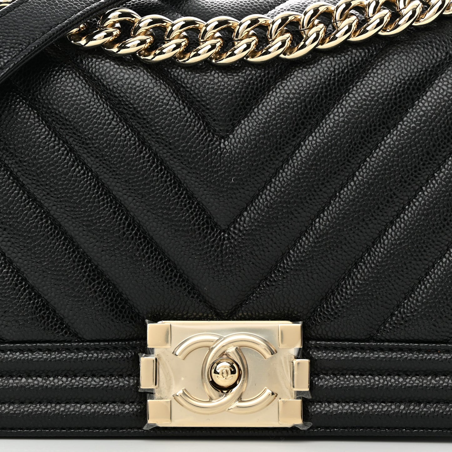 Caviar Chevron Quilted Medium Boy Flap Black