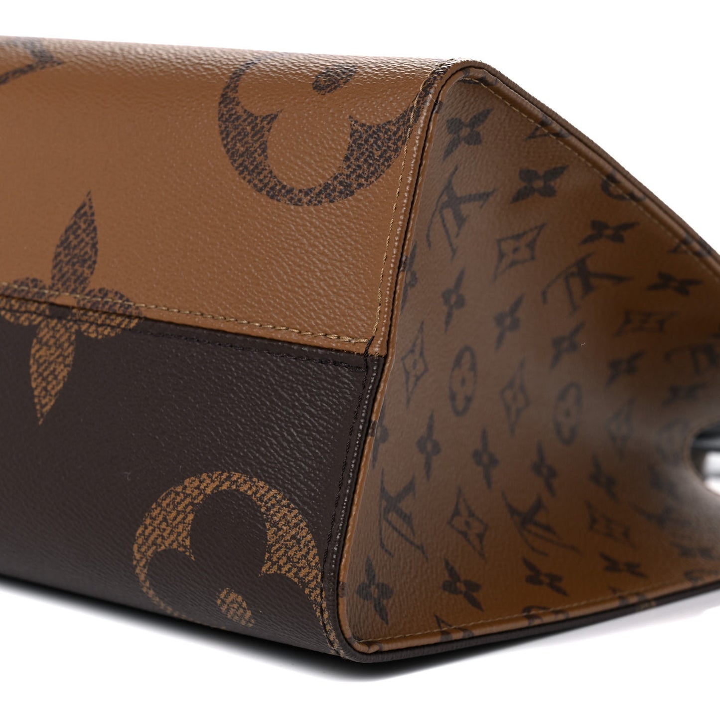 Reverse Monogram Giant Onthego MM