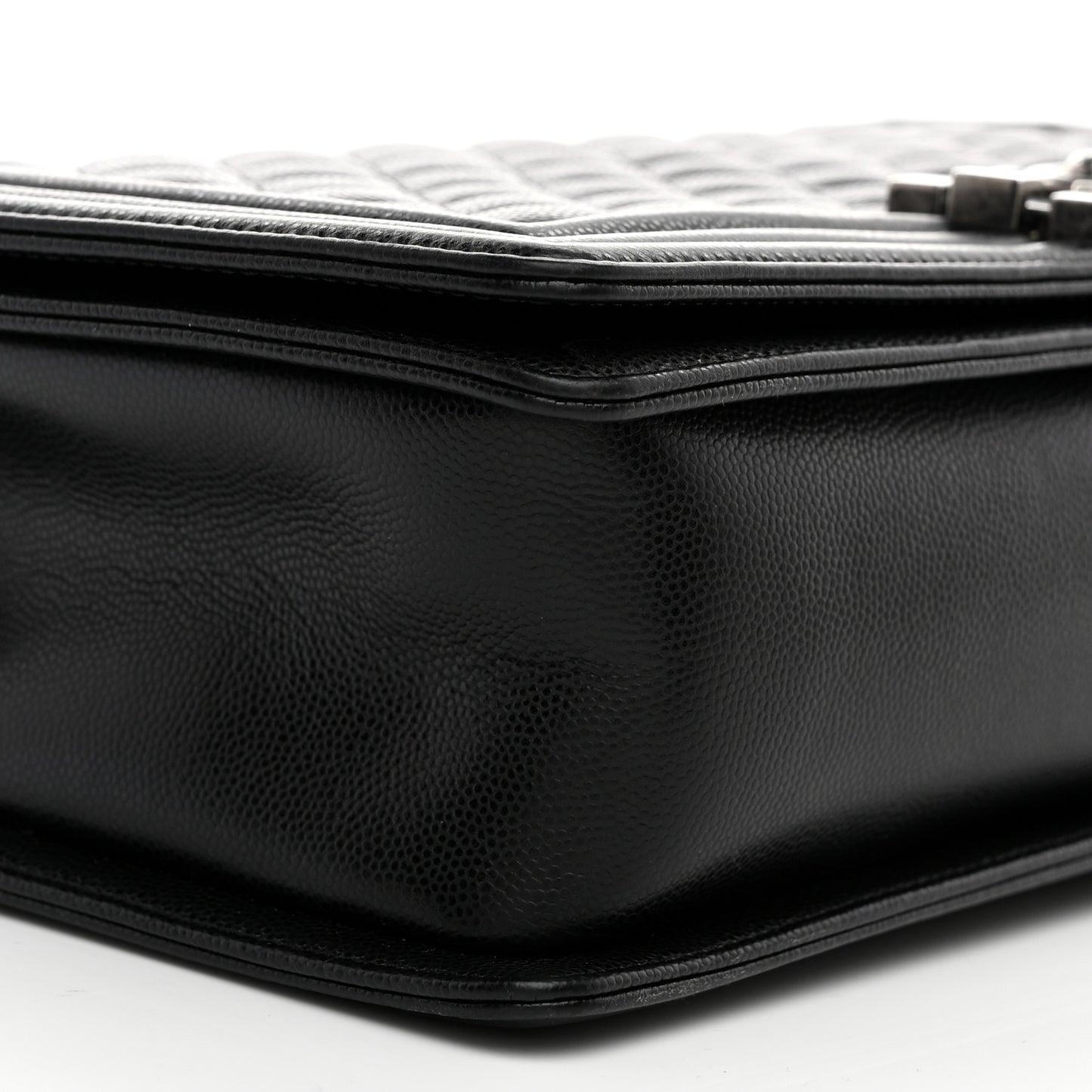 Caviar Quilted New Medium Boy Flap Black