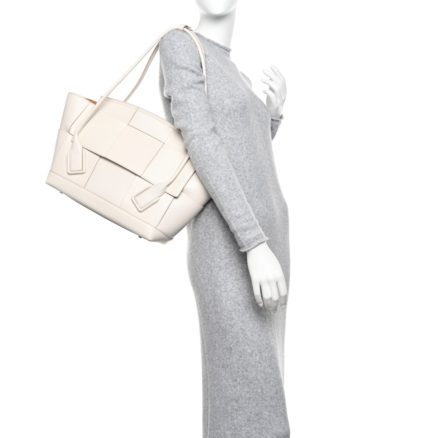 Bottega Veneta Calfskin Maxi Intrecciato Medium Arco White 3 of 12