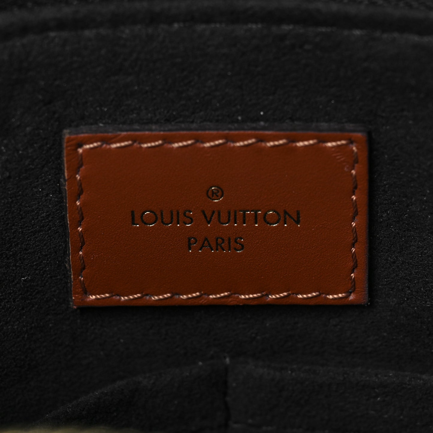 Monogram V Tote BB Black