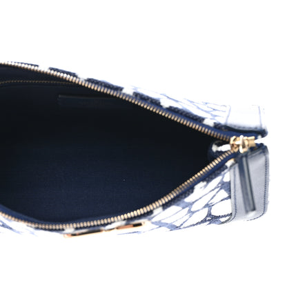 Valentino Garavani Toile Iconographe Cotton Medium Vlogo Wristlet Cosmetic Case White Worker 5 of 7