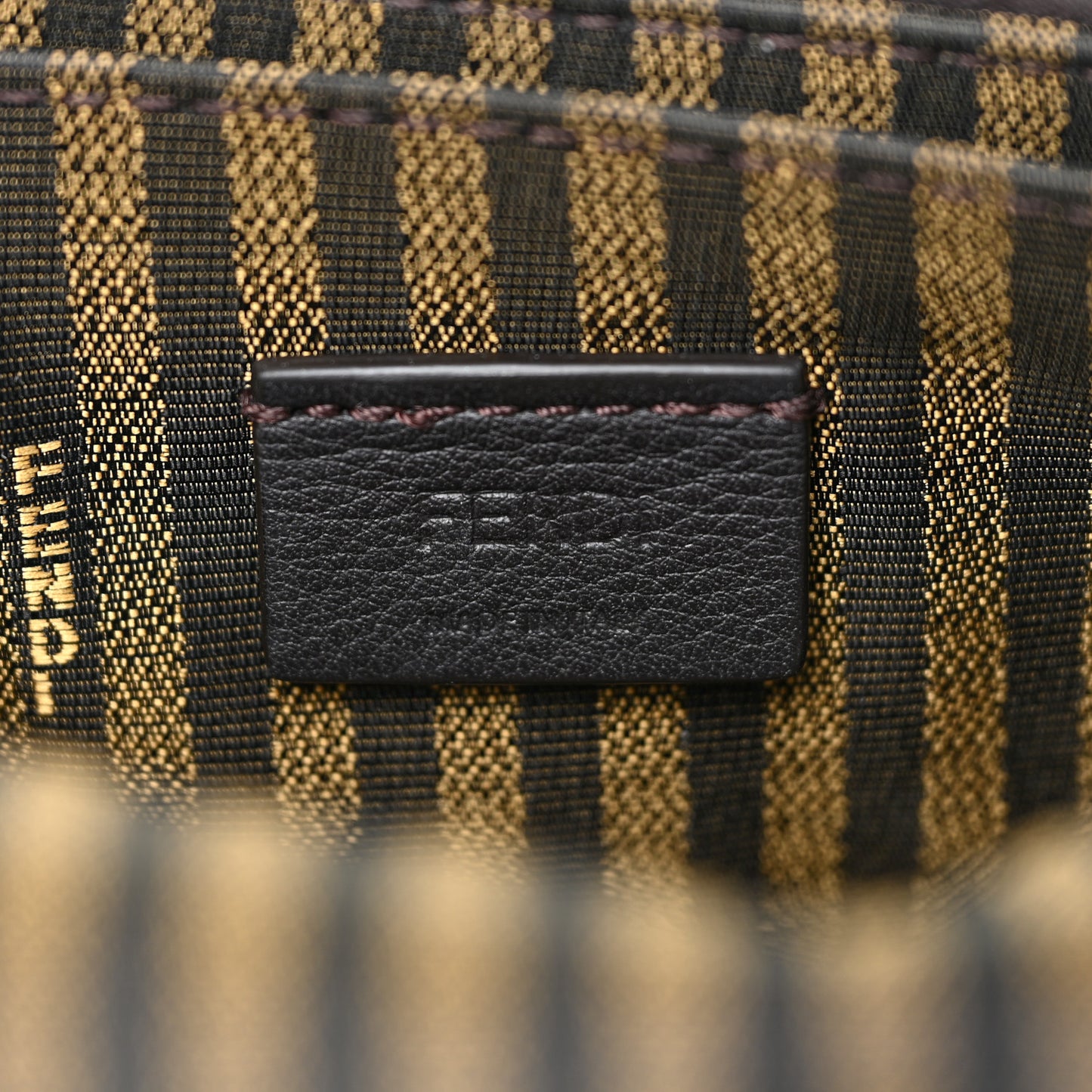 Vitello Palmellato Wallet on Chain with Pouches Camelia