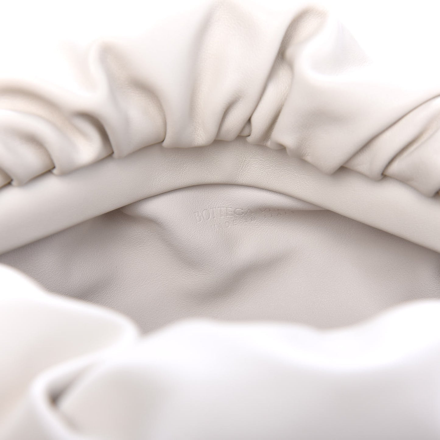 Calfskin The Pouch Chain Plaster