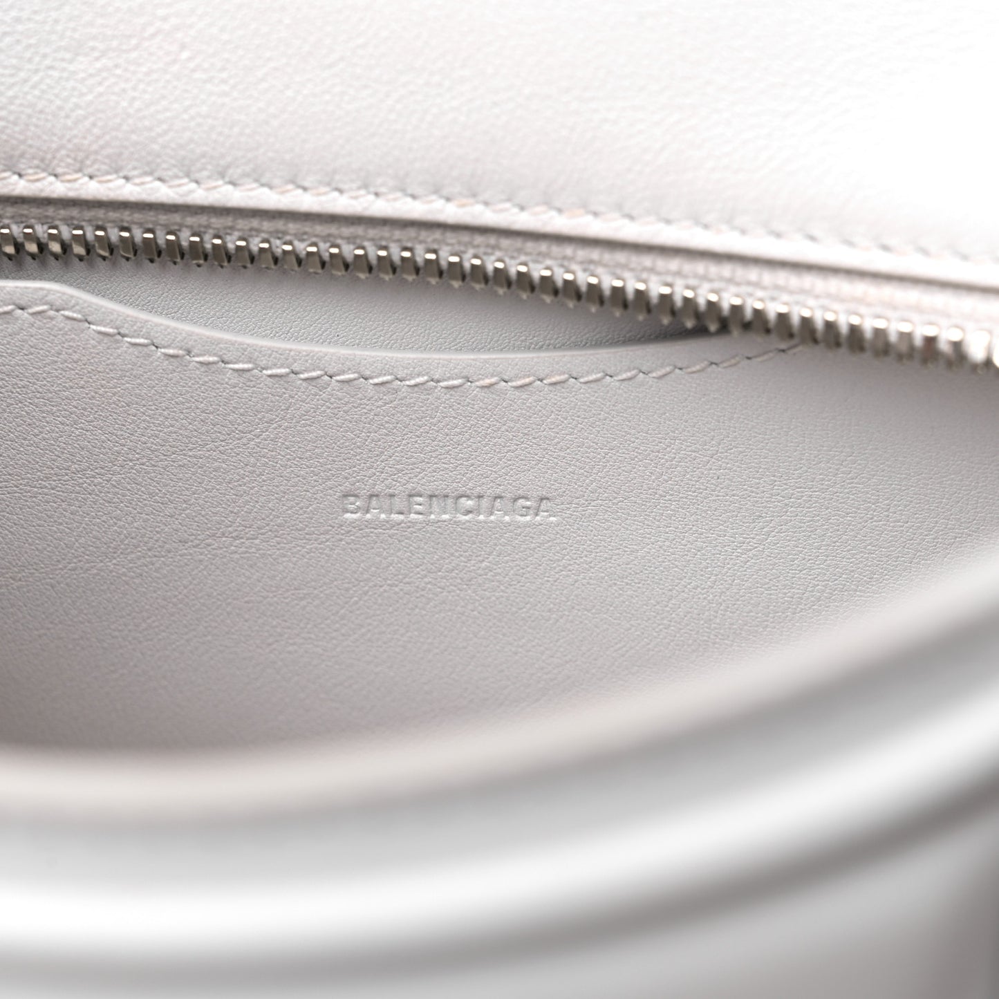 Smooth Calfskin Neo Classic Mini City Chalky White
