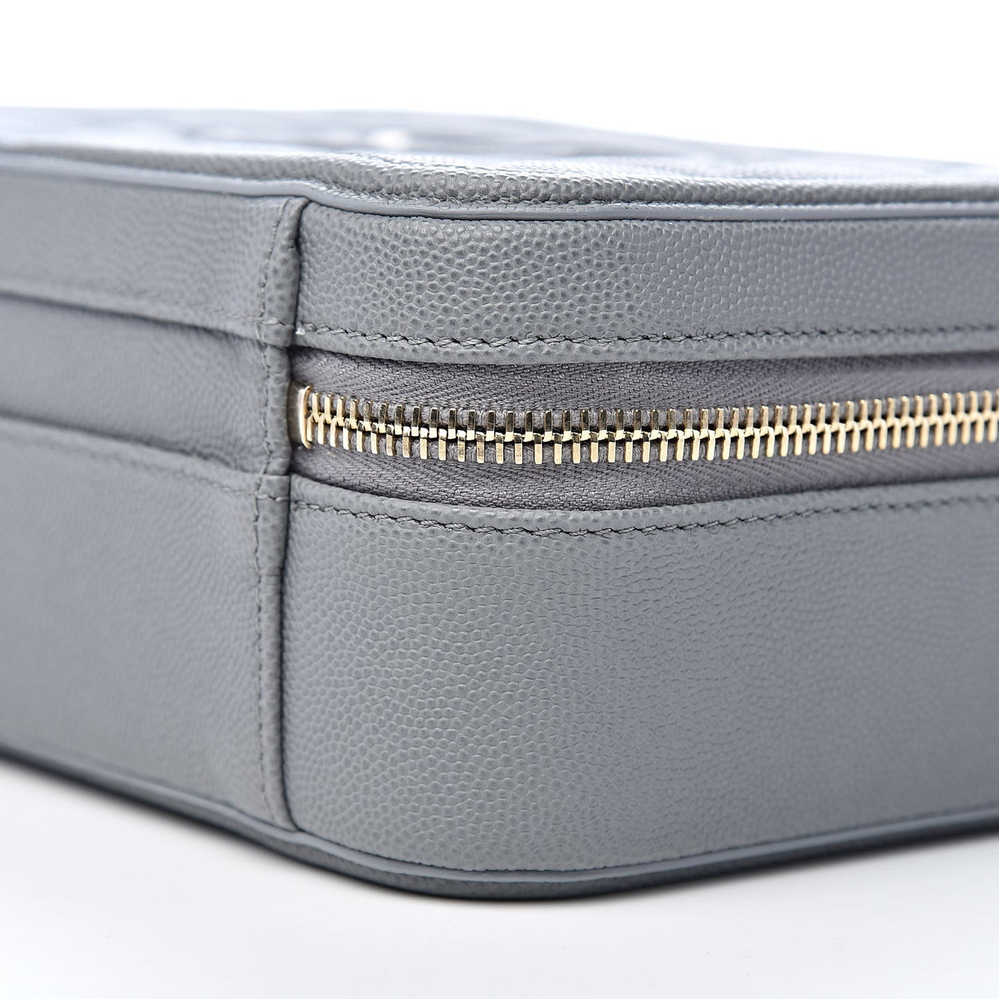 Caviar Quilted Medium CC Filigree Vanity Case Grey