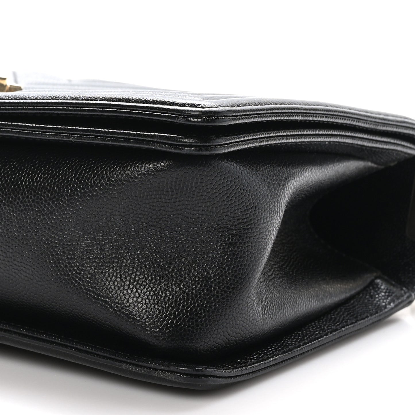 Caviar Chevron Quilted Medium Boy Flap Black