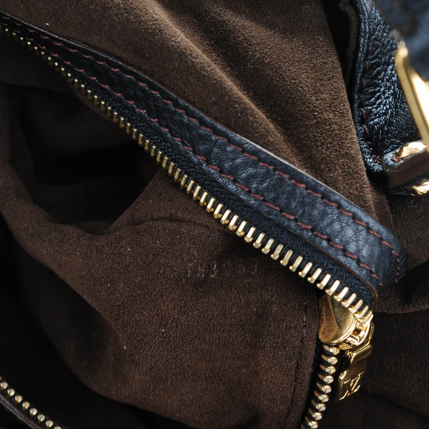 Louis Vuitton Mahina XL Black 7 of 7
