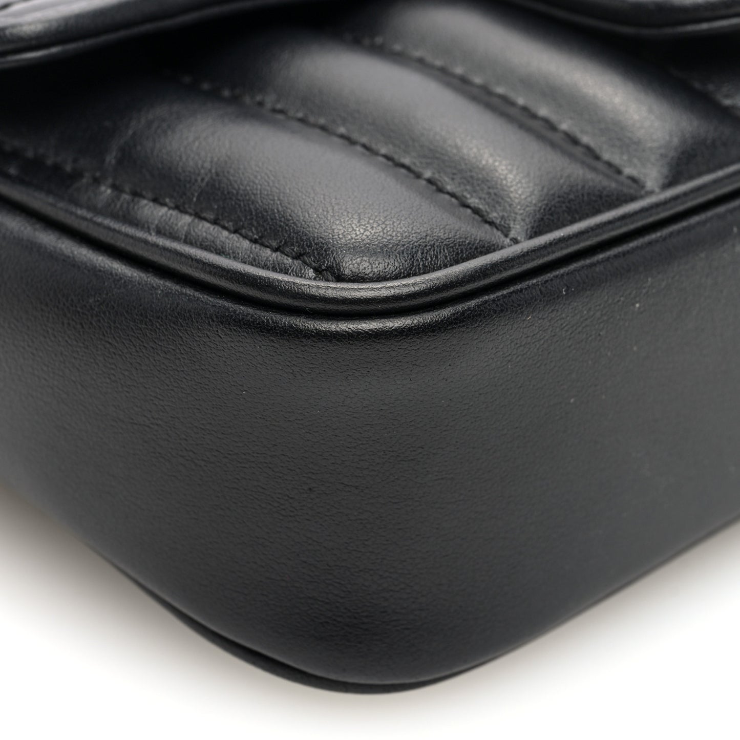 Calfskin Matelasse Aria Super Mini GG Marmont Shoulder Bag Black