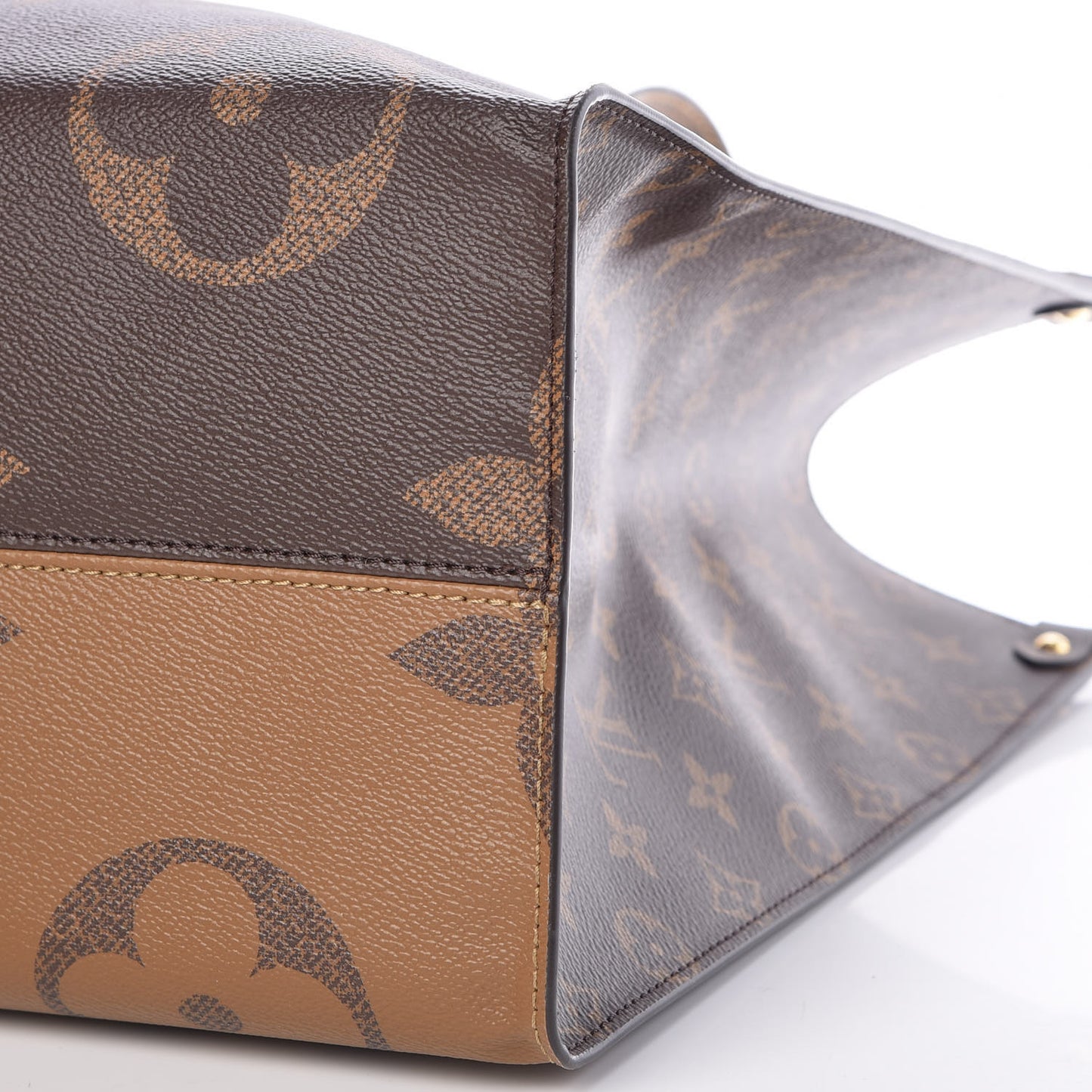 Reverse Monogram Giant Onthego GM