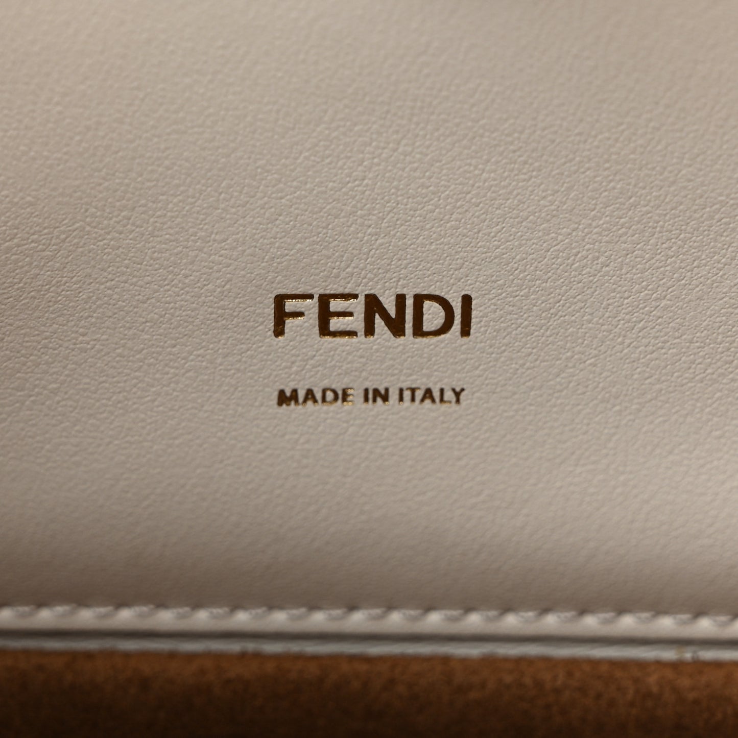 Agnello Old Shine F is Fendi Kan U Shoulder Bag White