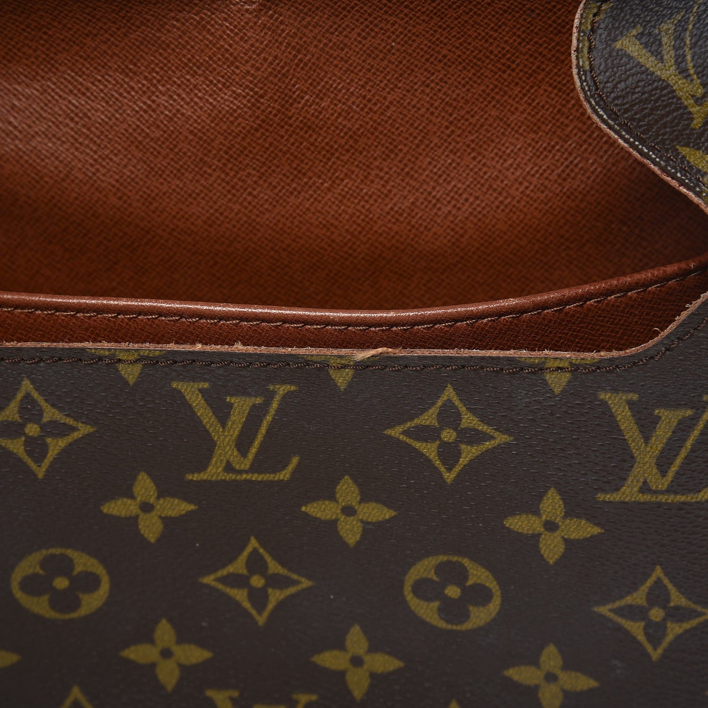 Monogram Cartouchiere 22