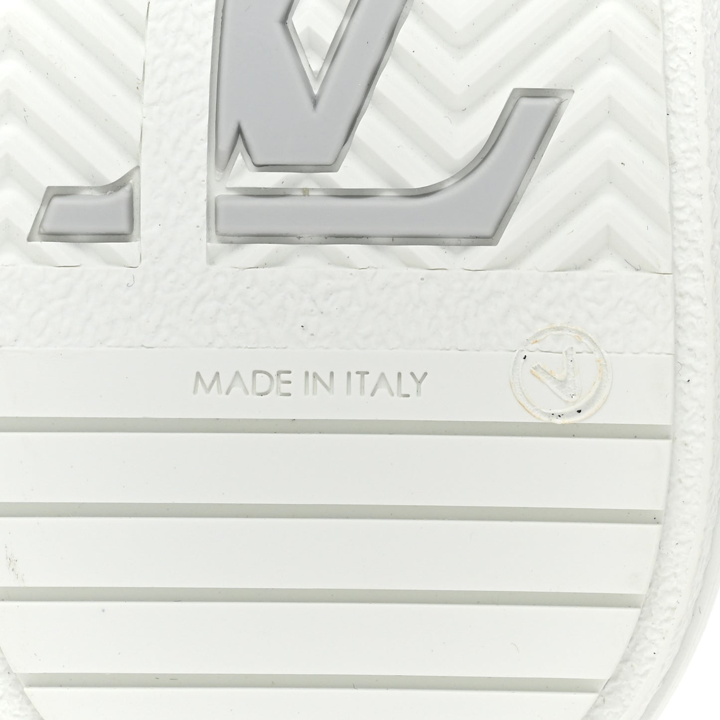 Calfskin Charlie Sneaker 39 White Rose Clair