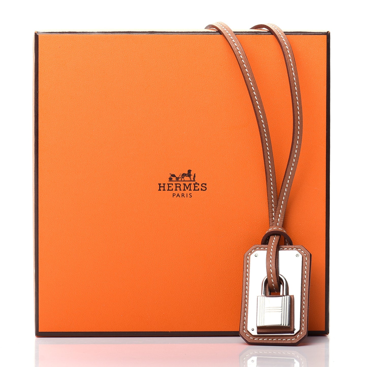 Swift Large O'Kelly Pendant Necklace Gold