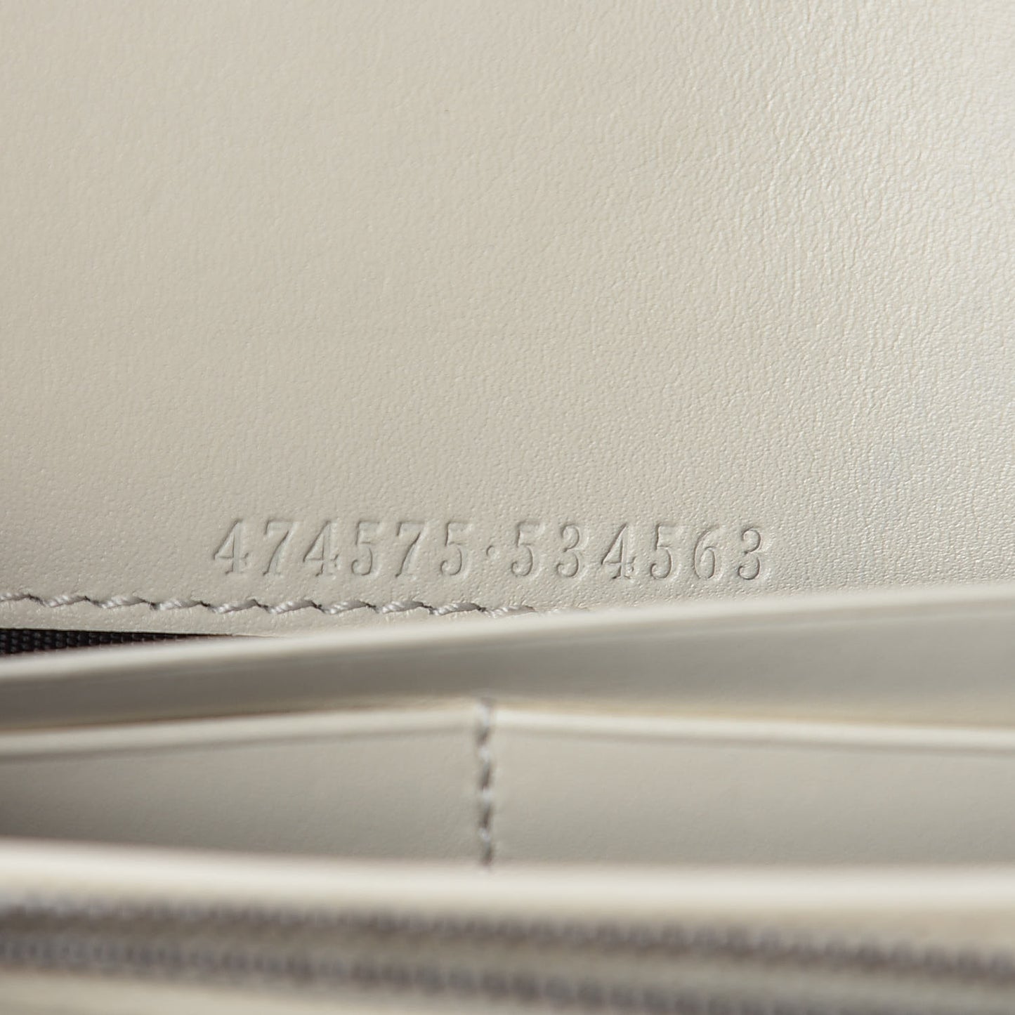 Calfskin Matelasse GG Marmont Chain Wallet Mystic White