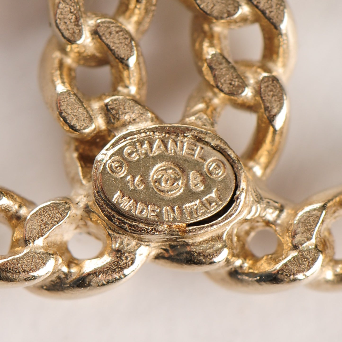 Metal Chain Link CC Earrings Gold