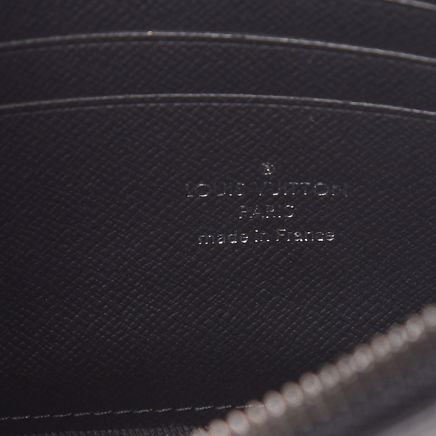 Louis Vuitton Monogram Eclipse Discovery Pochette 7 of 9