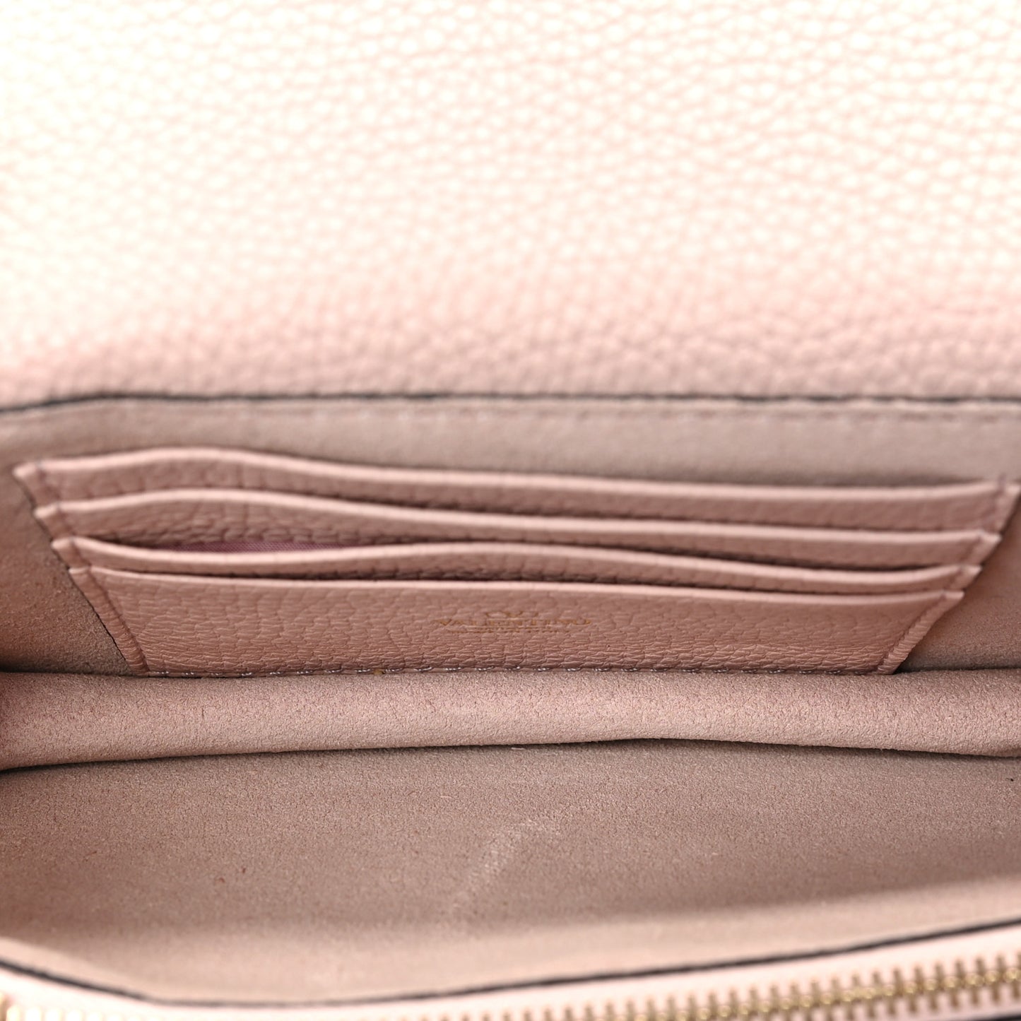 Pebbled Calfskin Rockstud Flip Lock Wallet On Chain Pouch Poudre