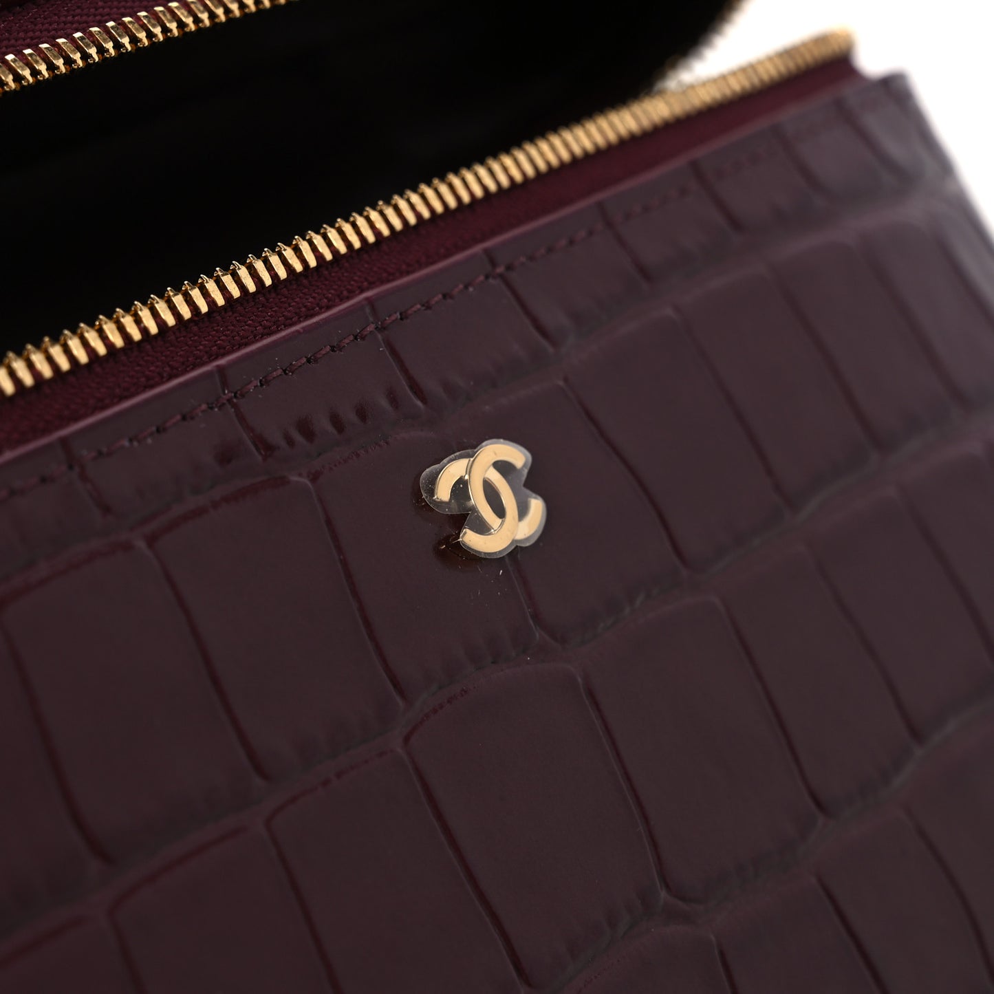 Calfskin Crocodile Embossed Crococo Exoticoco Vanity With Chain Dark Burgundy
