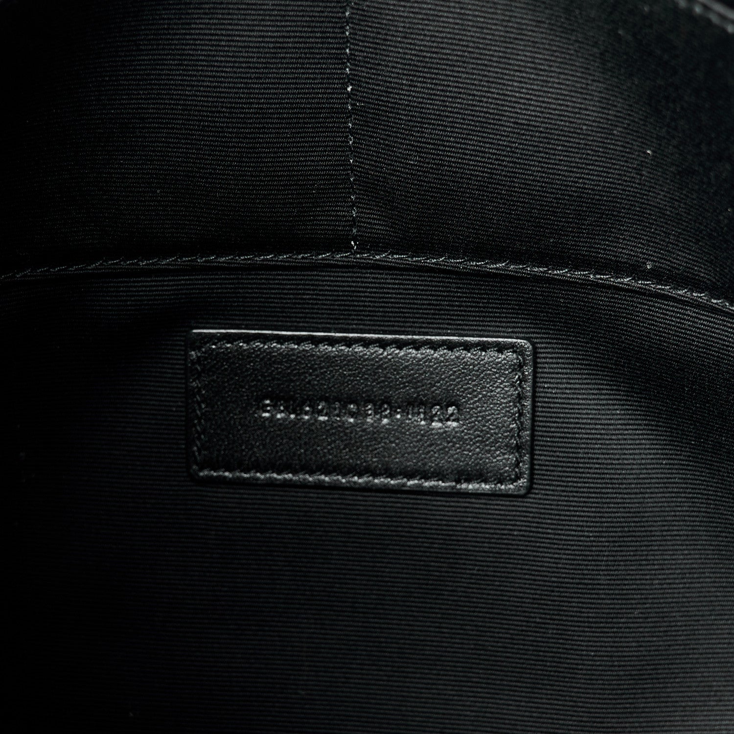 Saint Laurent Grain De Poudre Zipped Tablet Holder Black 6 of 8
