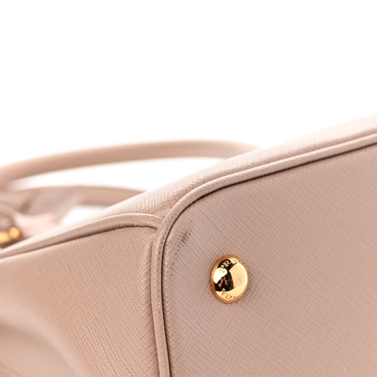 Saffiano Lux Medium Tote Cammeo