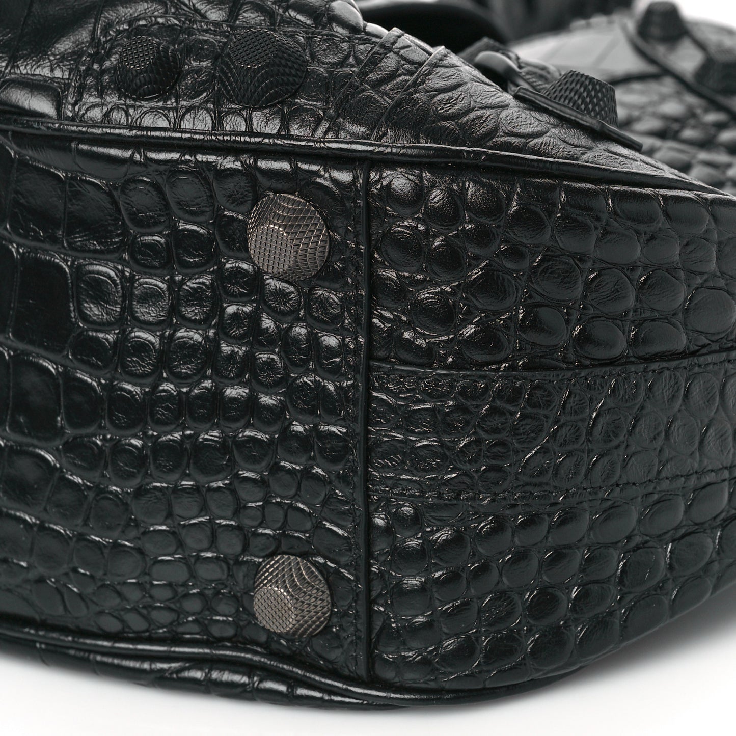 Extra Supple Calfskin Monochrome Crocodile Embossed Medium Le Cagole Shoulder Bag Black