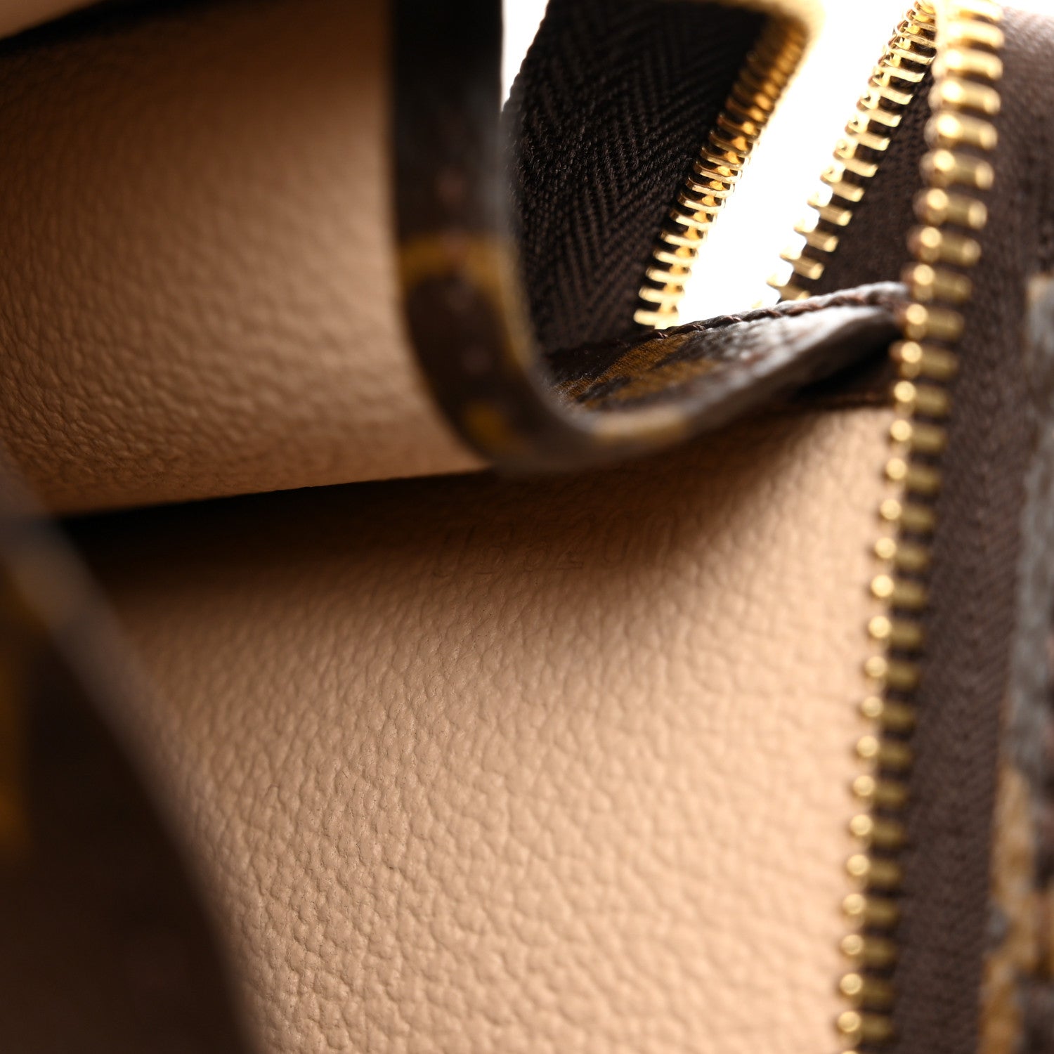 Louis Vuitton Monogram Toiletry Pouch 19 6 of 7