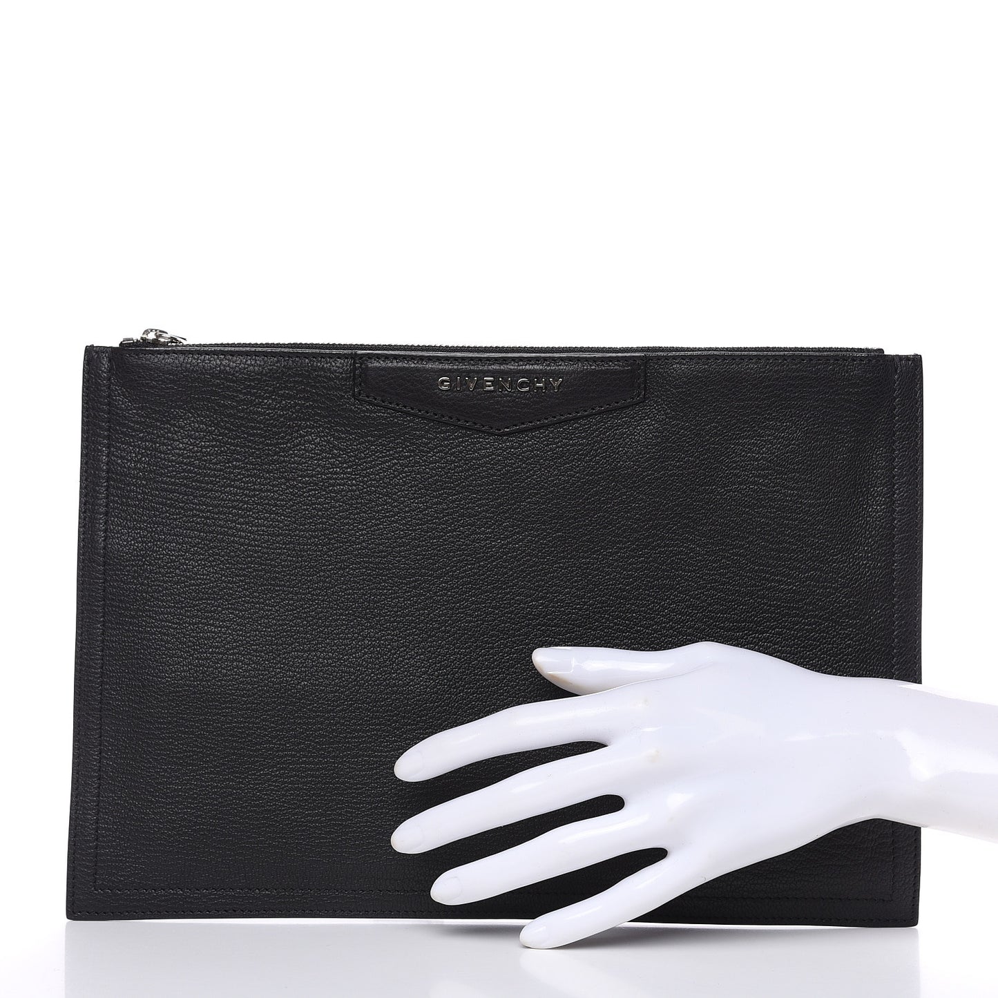 Sugar Goatskin Medium Antigona Pouch Black