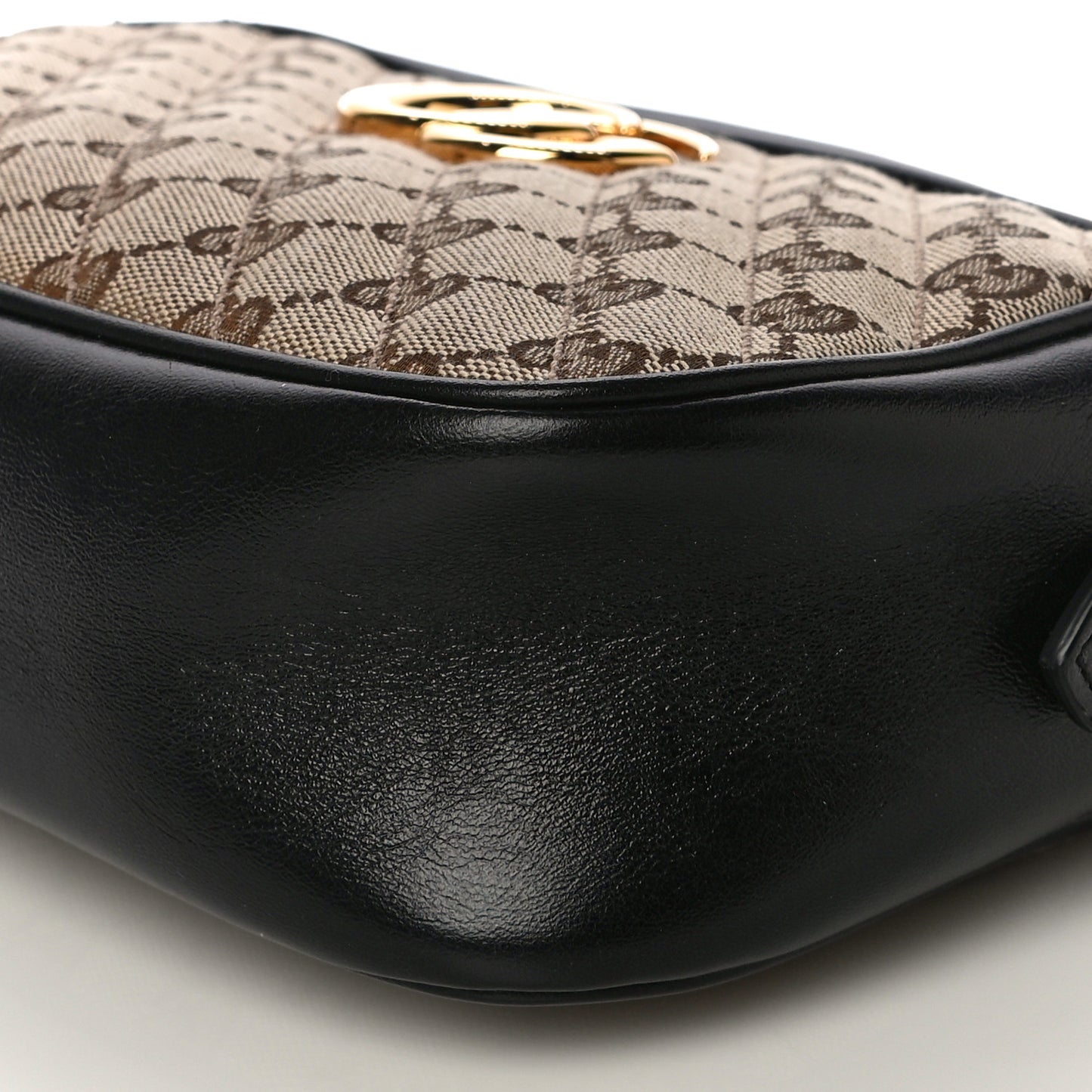 Monogram Matelasse Diagonal Small GG Marmont Chain Shoulder Bag Beige Black