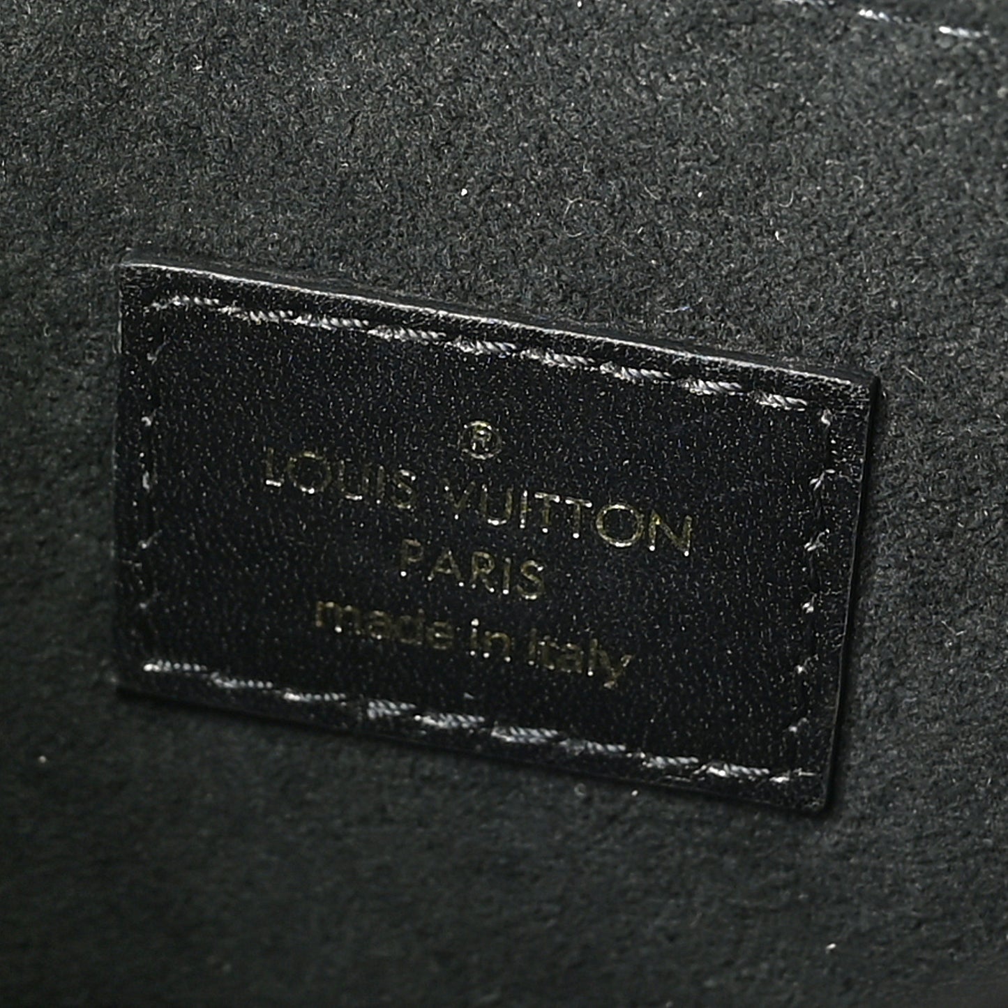 Reverse Monogram Chantilly Lock Black