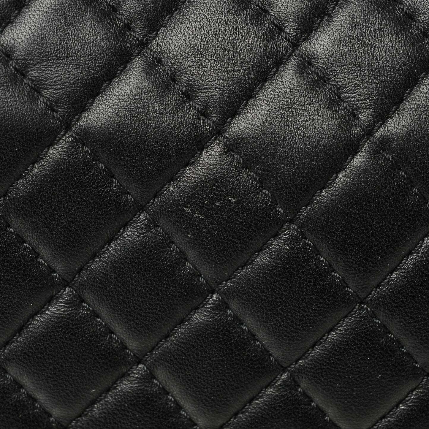 Lambskin Quilted Large Boy Flap Black White