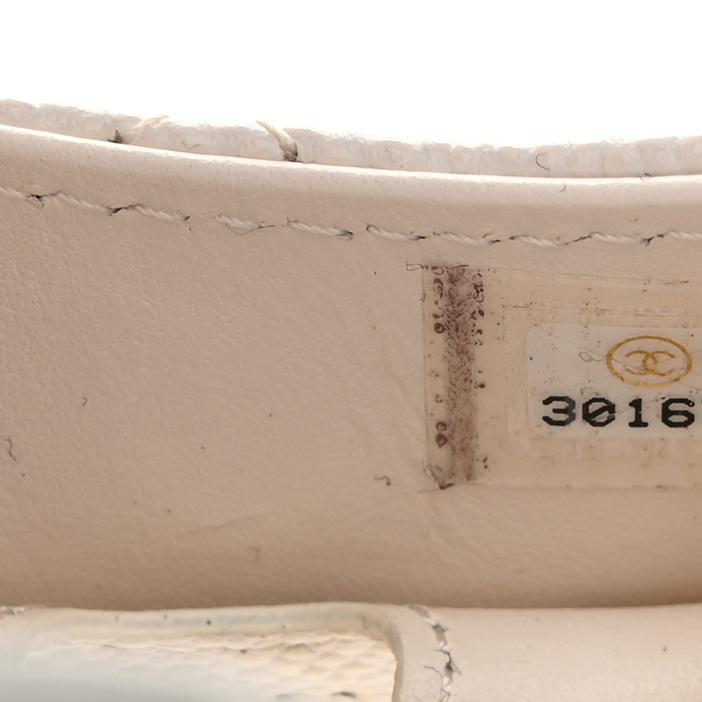 Caviar Quilted Airpods Pro Case White