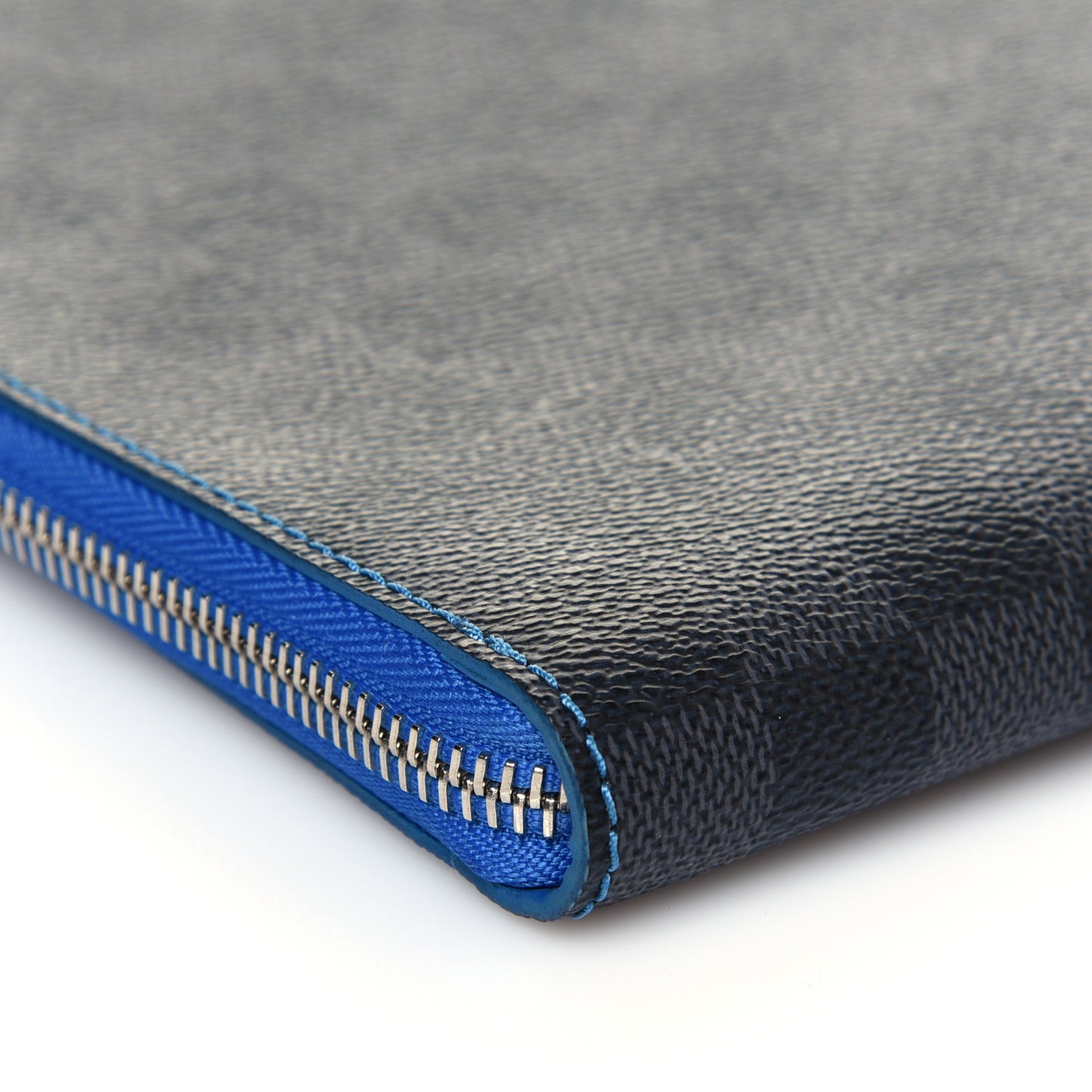 Damier Graphite Pochette Jour GM
