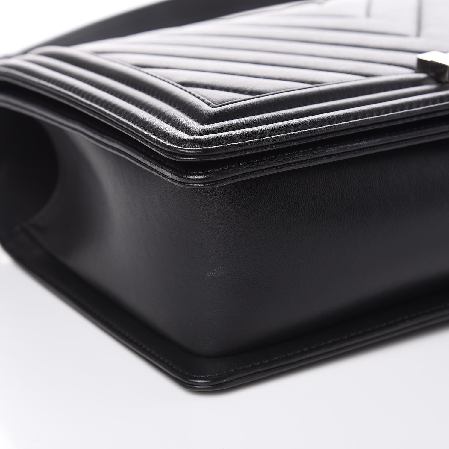 Chanel Calfskin Chevron New Medium Boy Flap Black 8 of 11