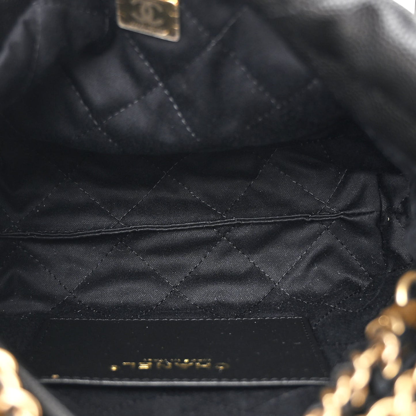 Shiny Caviar Quilted Monochrome Mini Chanel 22 Black