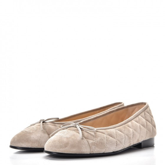 Suede Quilted Cap Toe CC Ballerina Flats 39 Dark Beige