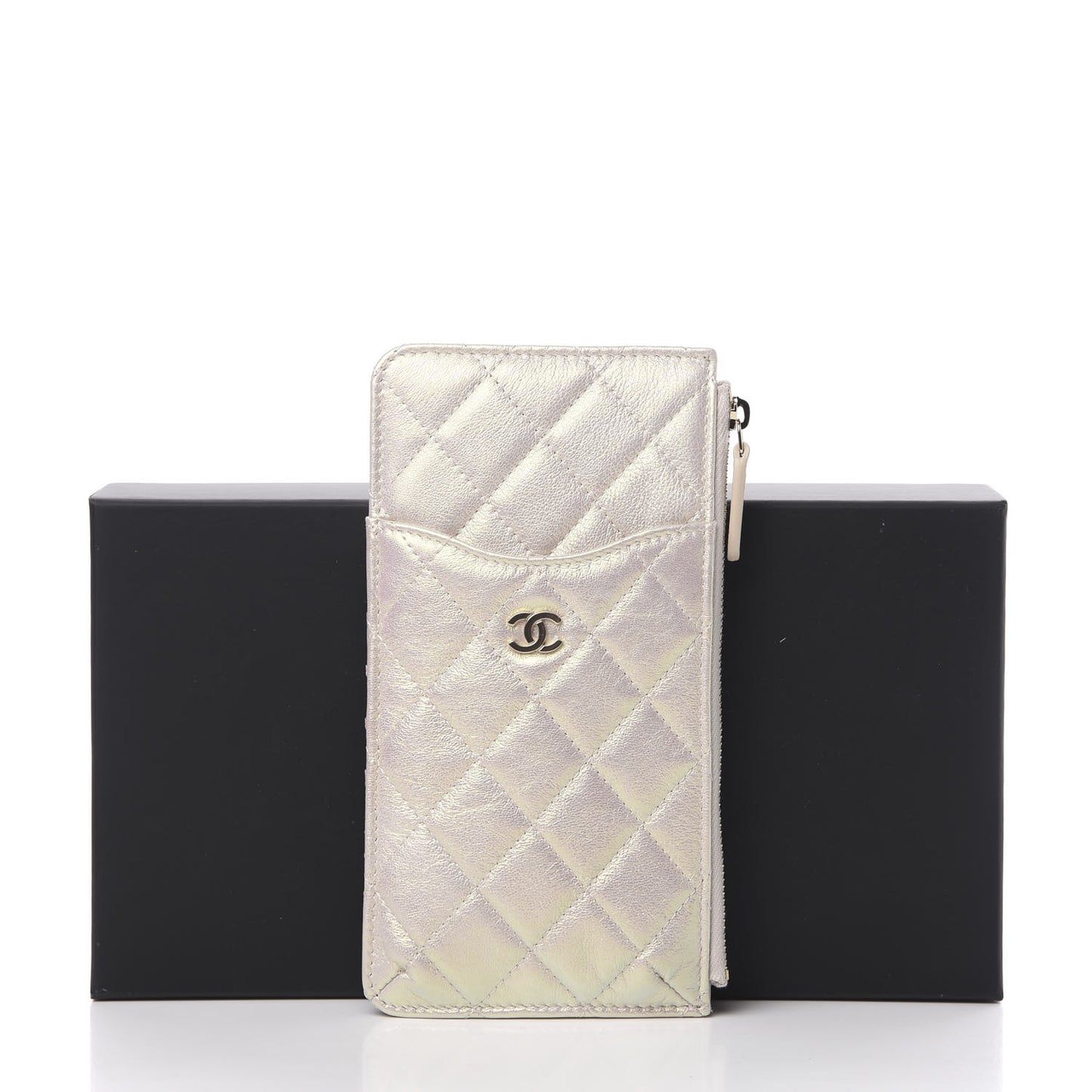 Iridescent Lambskin Quilted Classic Flat Wallet Pouch Ivory