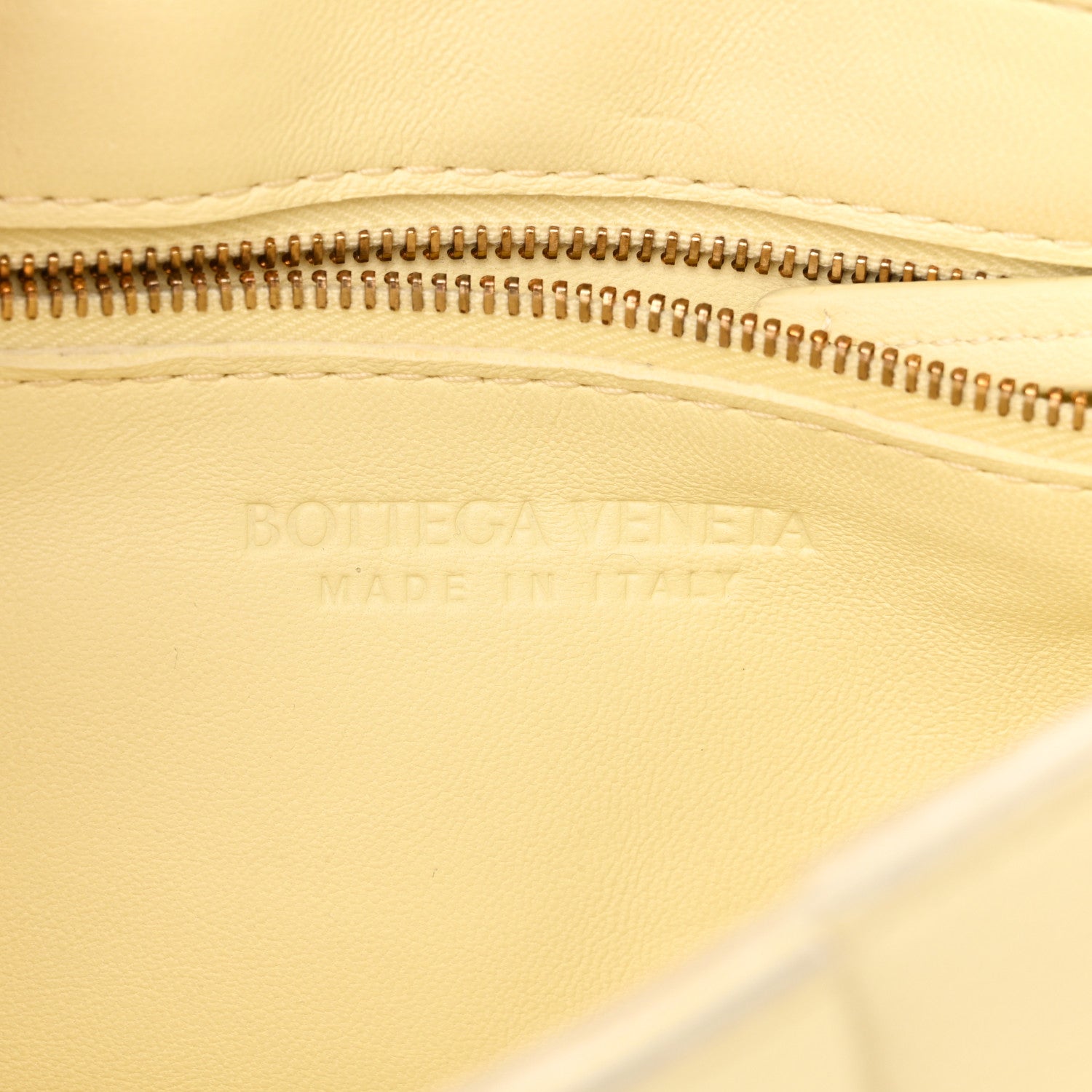 Bottega Veneta Grained Calfskin Maxi Intrecciato Cassette Crossbody Bag Ice Cream 6 of 9