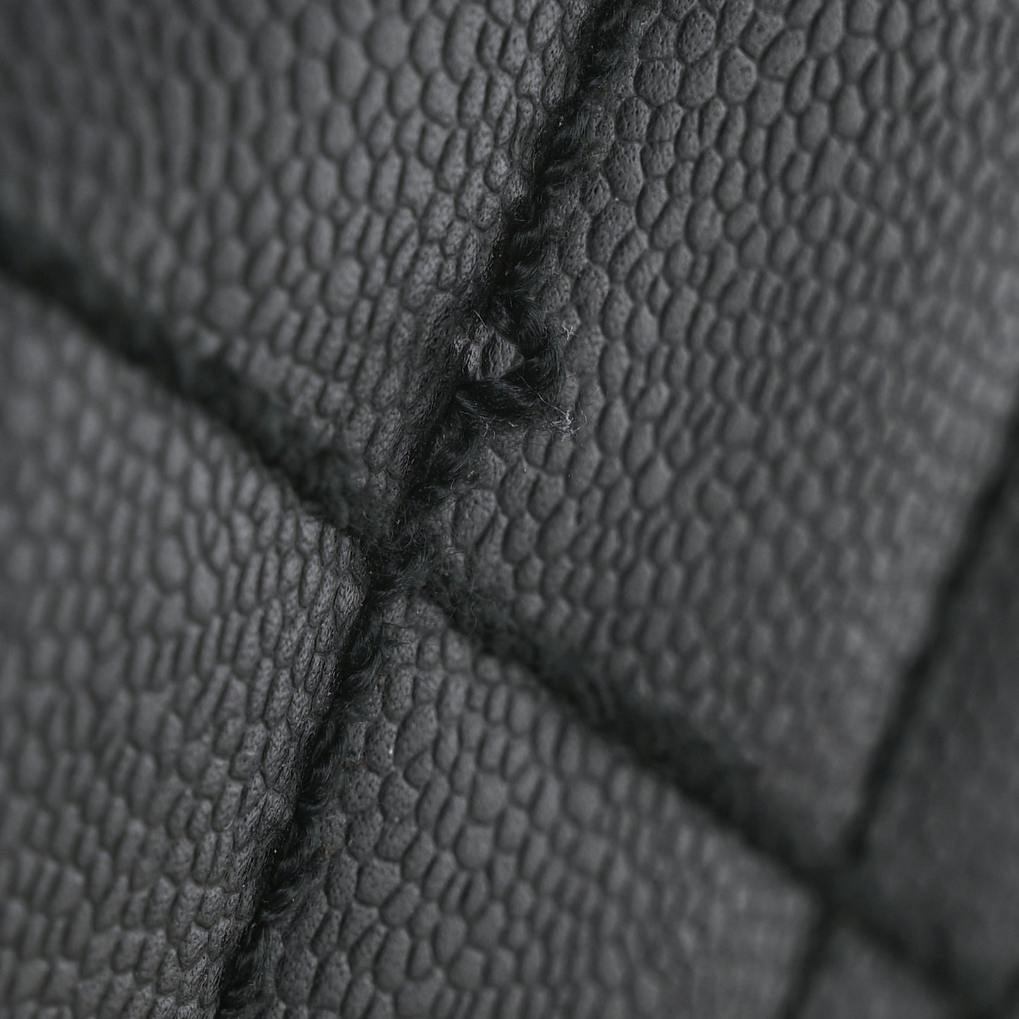 Caviar Quilted Jumbo Single Flap Bag Black