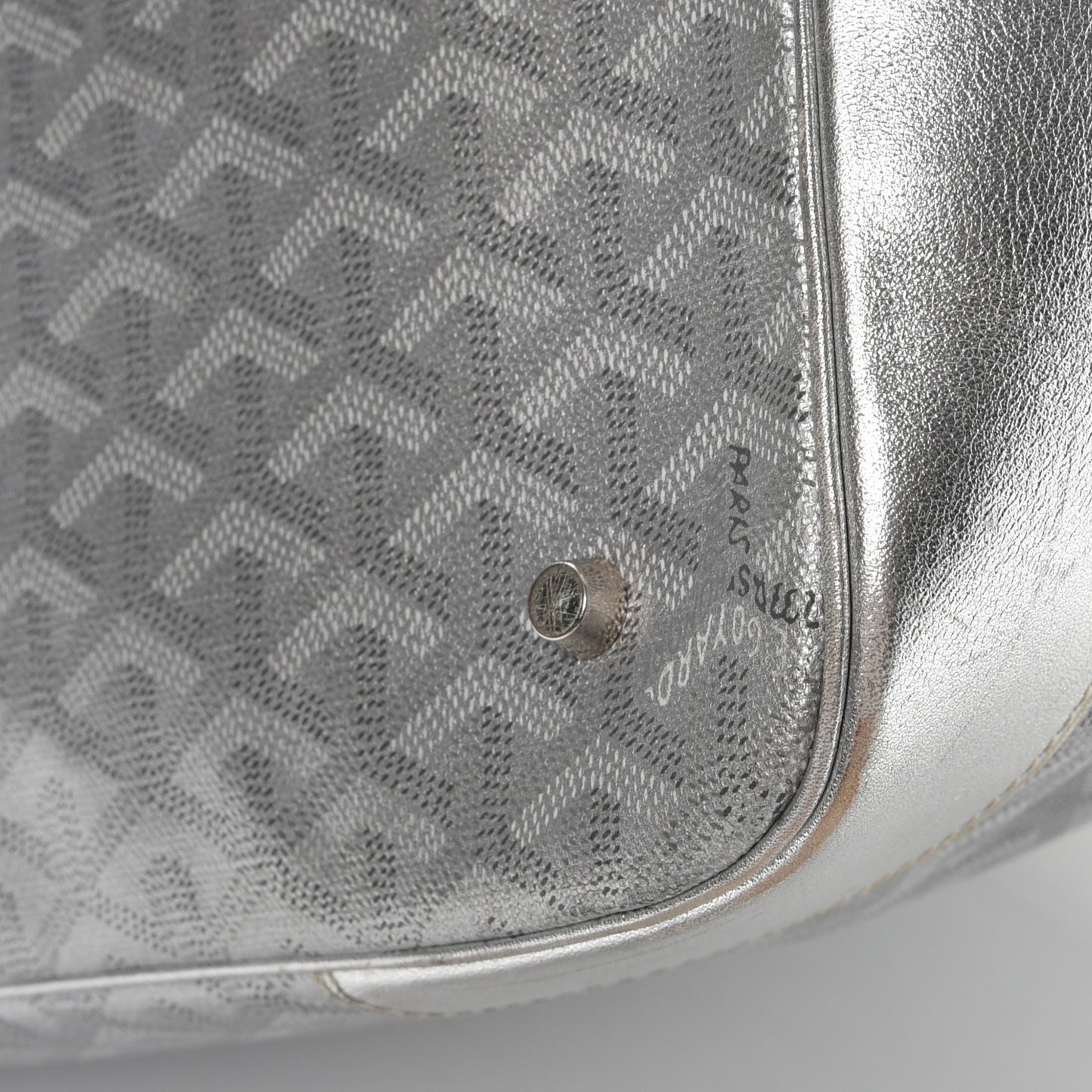 Goyardine Beluga MM Silver