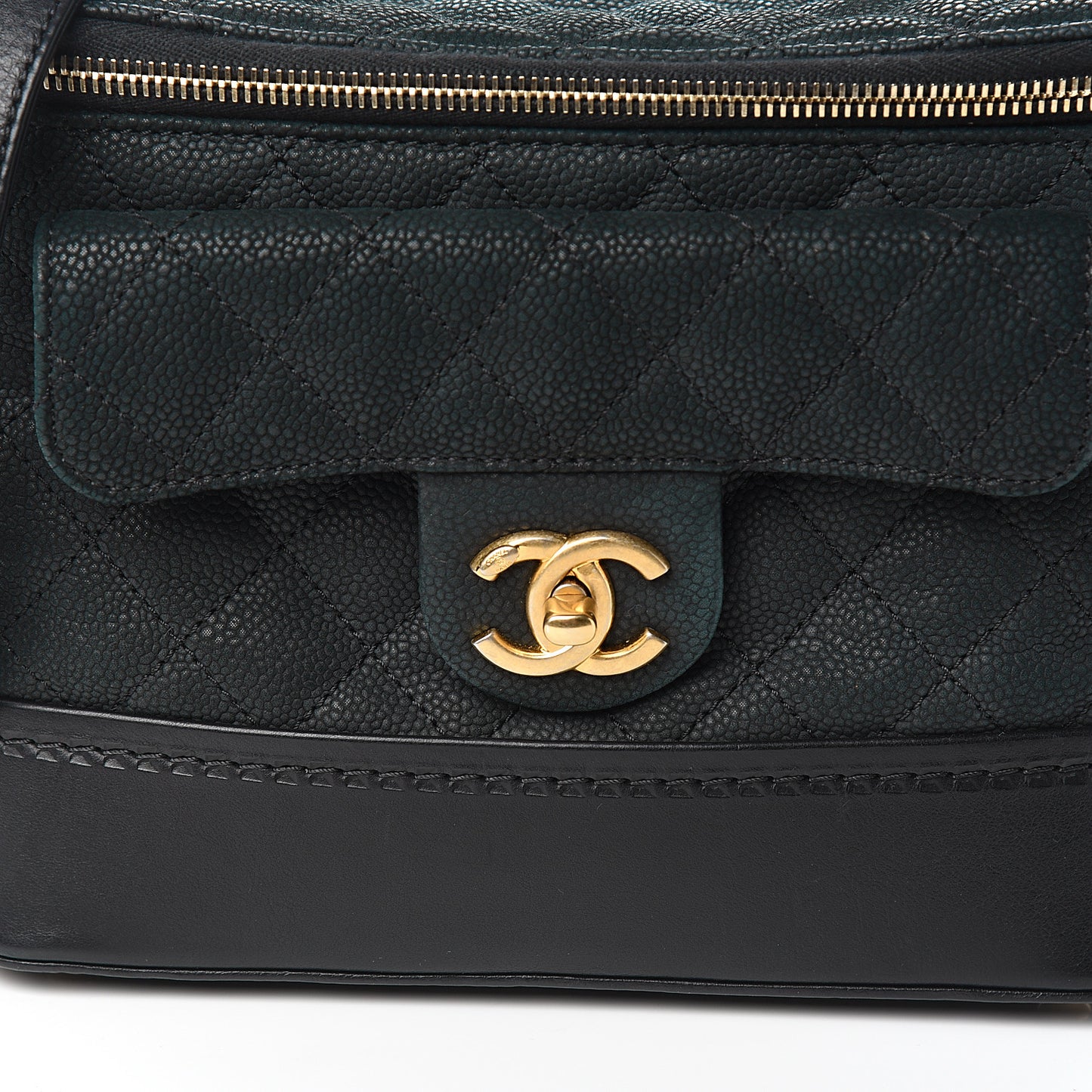 Iridescent Grained Calfskin Quilted Globe Trotter Vanity Case Black