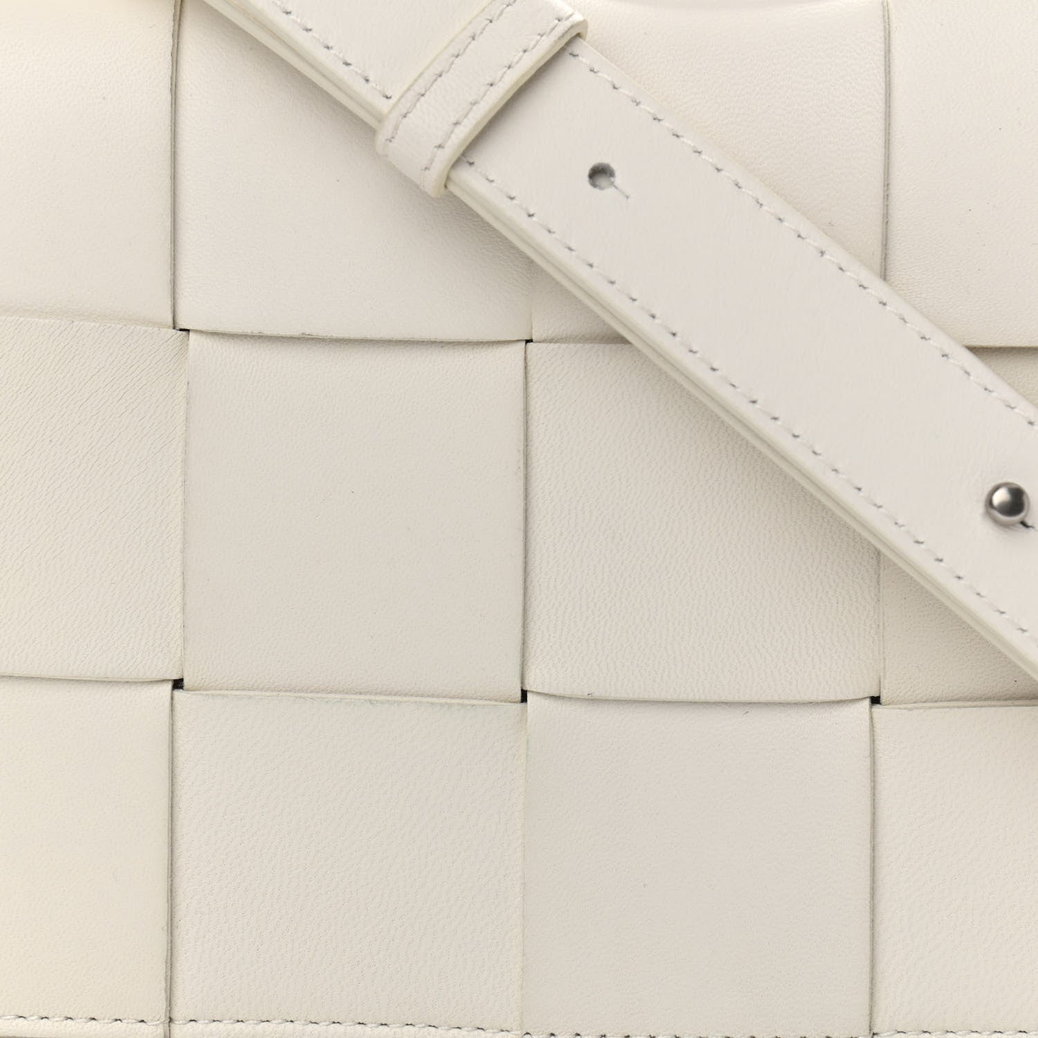 Bottega Veneta Lambskin Maxi Intrecciato Cassette Crossbody Bag White 7 of 13